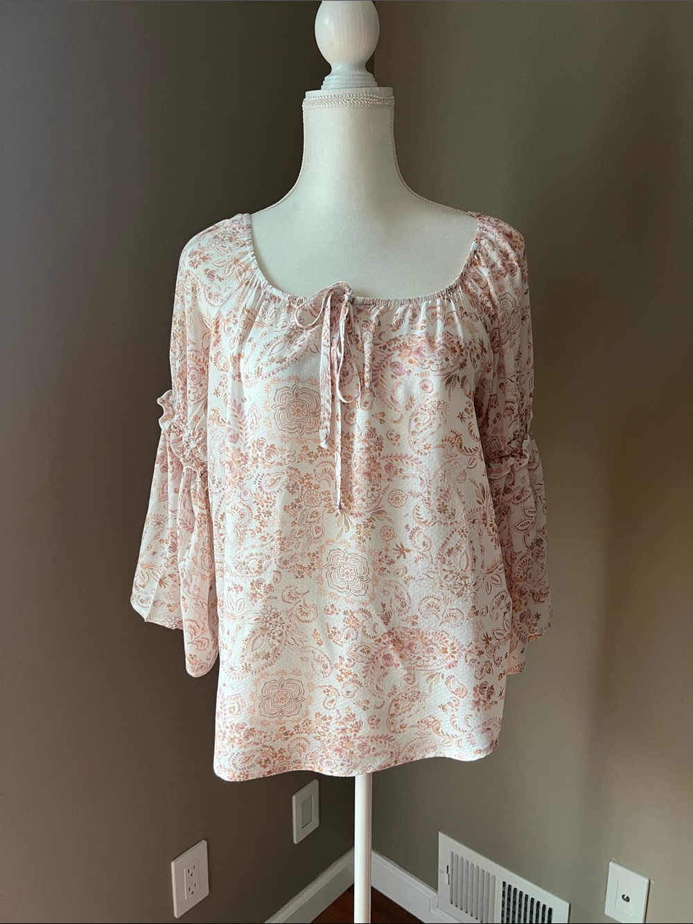 Women's Blush Paisley Tie-Neck Peasant Tunic